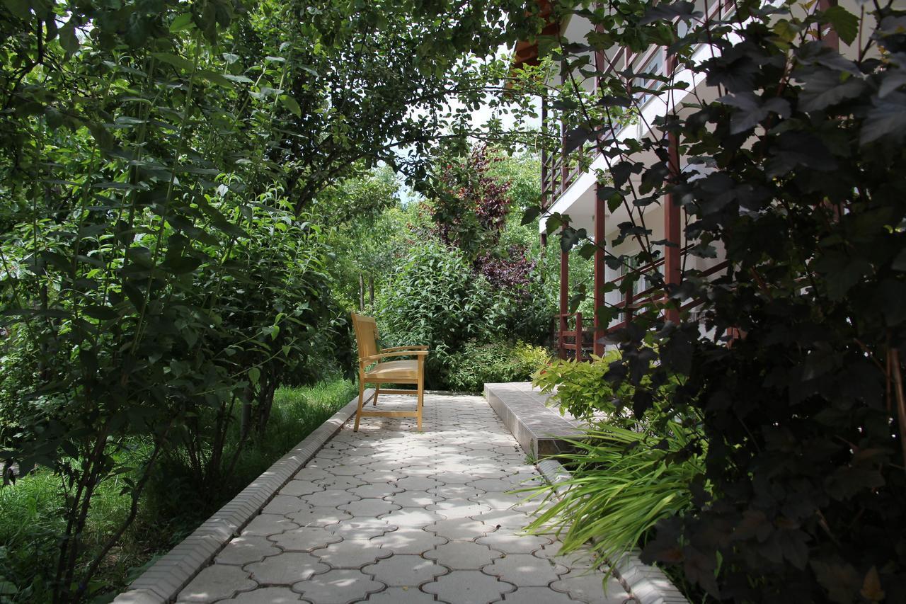 Guest House Leto Dolinka Exteriör bild