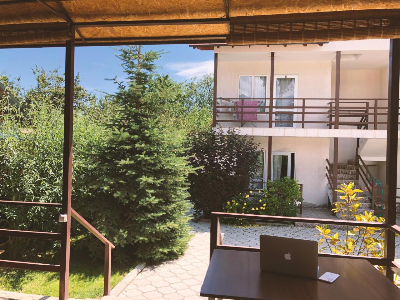 Guest House Leto Dolinka Exteriör bild