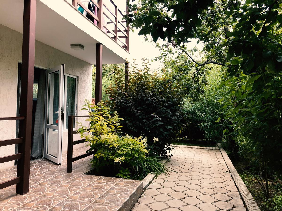 Guest House Leto Dolinka Exteriör bild